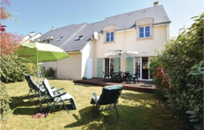4 Bedroom Cozy Home In Port-En-Bessin-Huppain